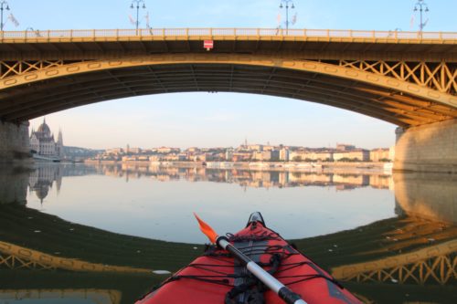 Im Kajak unter der Margaretenbrücke
