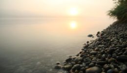 Nebel und Sonnenaufgang über der Donau